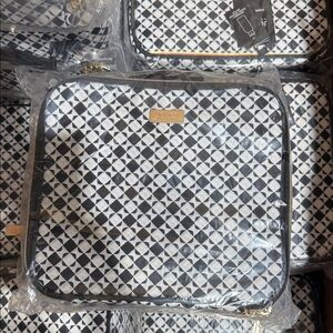 Jones New York Black and White Makeup Bag